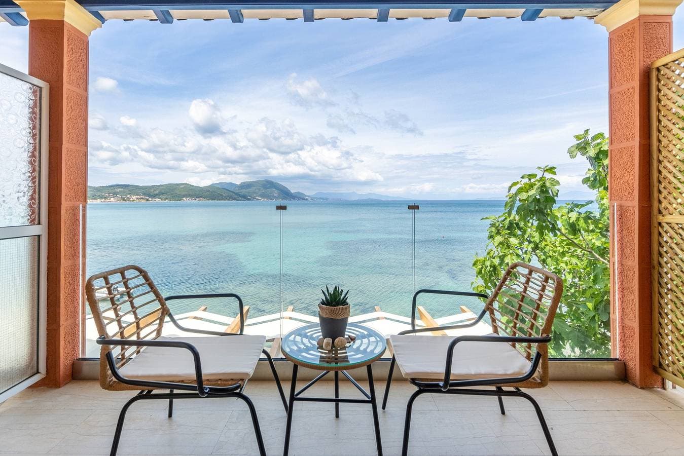 Foto 2 von 23: Einzimmerapartment 'Nikos Seaside 5' mit Meerblick, WLAN und Klimaanlage