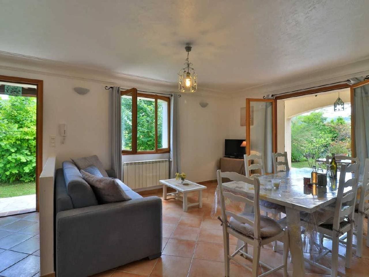 Foto 2 von 25: Appartement in Le Bar-Sur-Loup mit Eigenem Garten