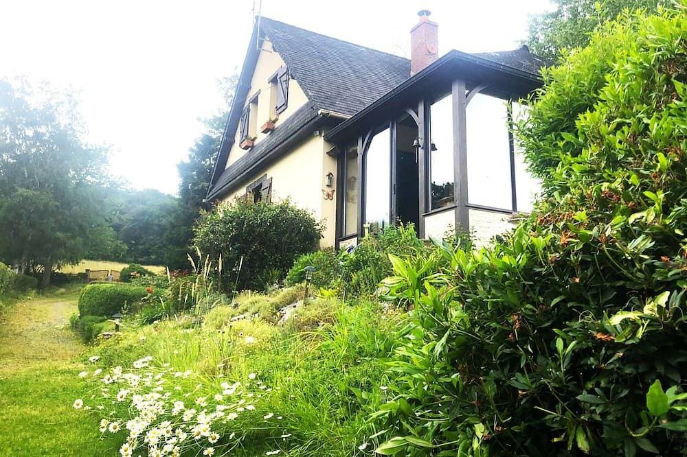 Maison avec véranda et panorama sur la nature. 1