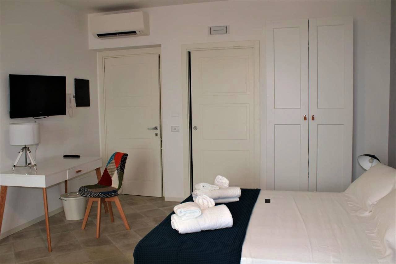 Foto 4 von 9: Double Room with Balcony (2 Adults + 1 Child)