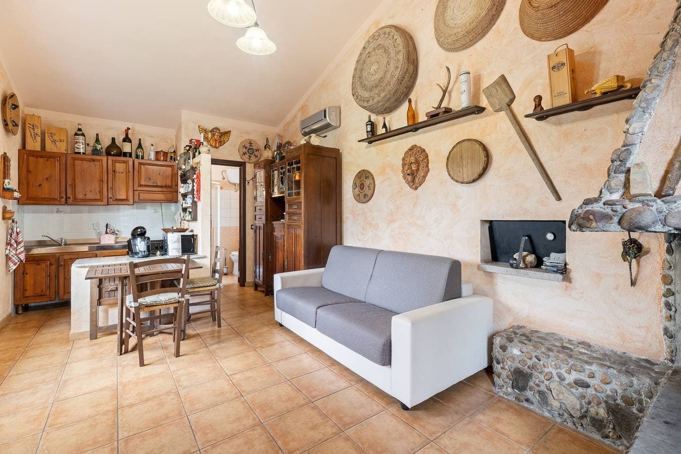 Foto 2 von 26: Ferienhaus „Villa Anna mit Garten“ mit privater Terrasse, WLAN und Klimaanlage