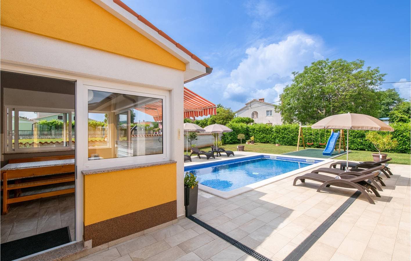 Foto 8 von 34: Gemütliche 137 m² große Wohnung mit Terrasse, WLAN und Parkplatz in der Nähe von Sehenswürdigkeiten
