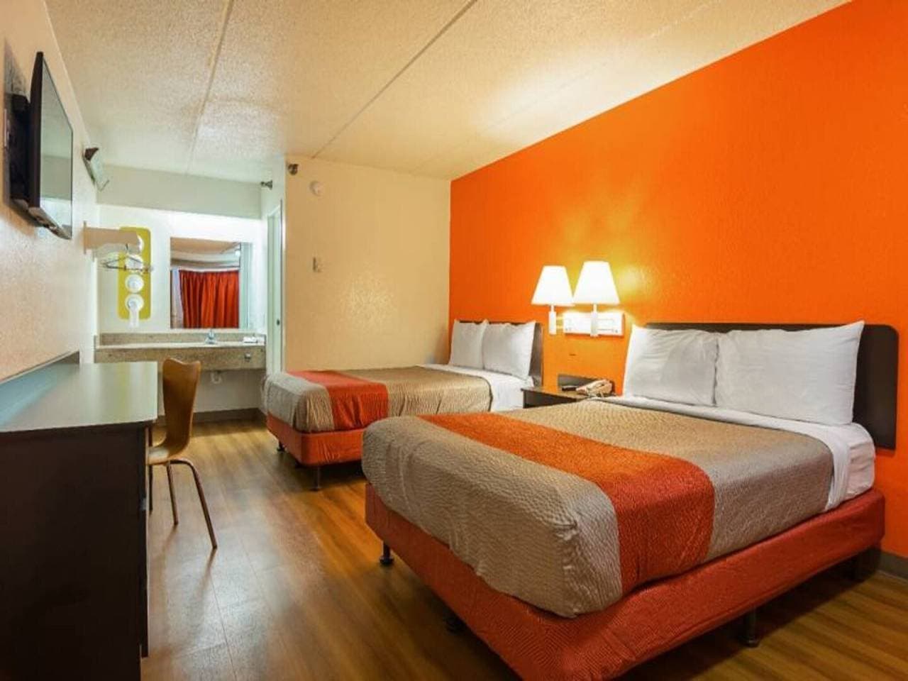 Foto 5 von 30: 2 Doppelbetten | Nichtraucherzimmer