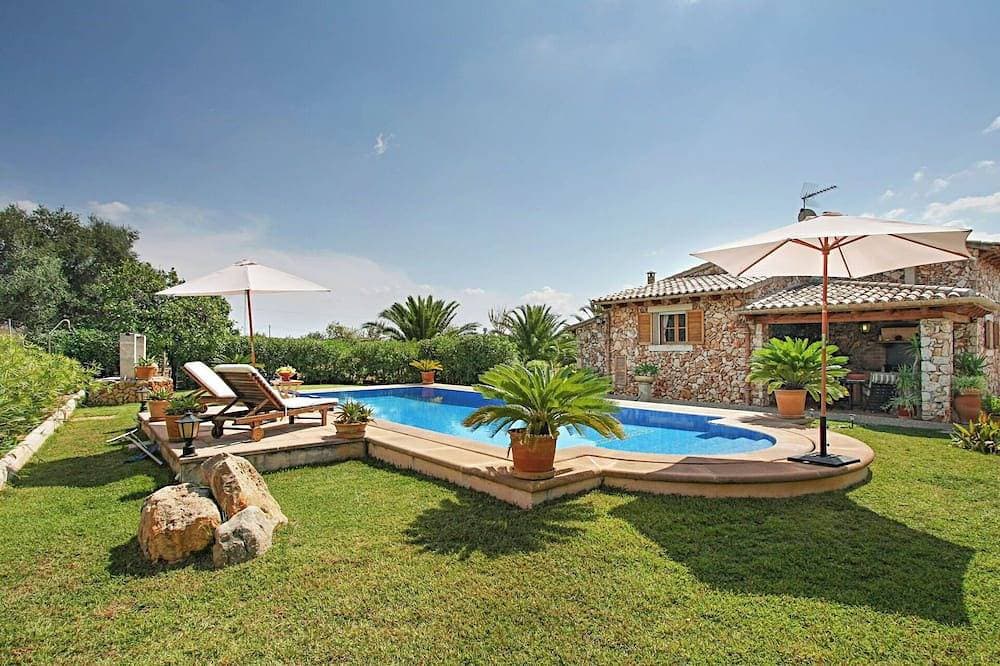 Alleinstehendes Ferienhaus mit Klimaanlage,  W-Lan, privatem Pool, TV, Innenhof, Panoramablick 1