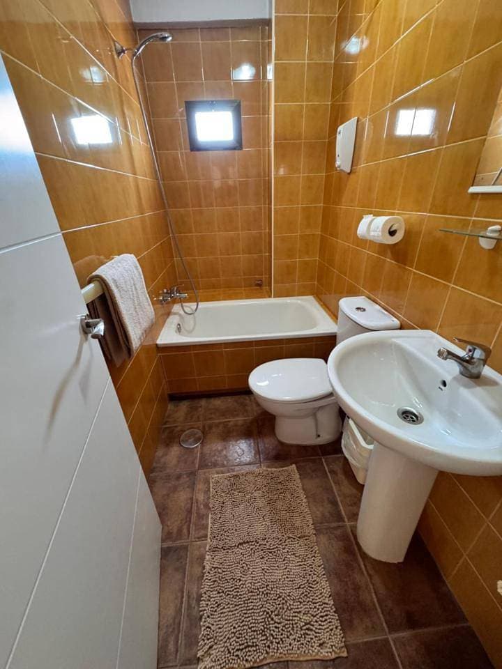 Foto 8 von 10: Double Room with Private Bathroom