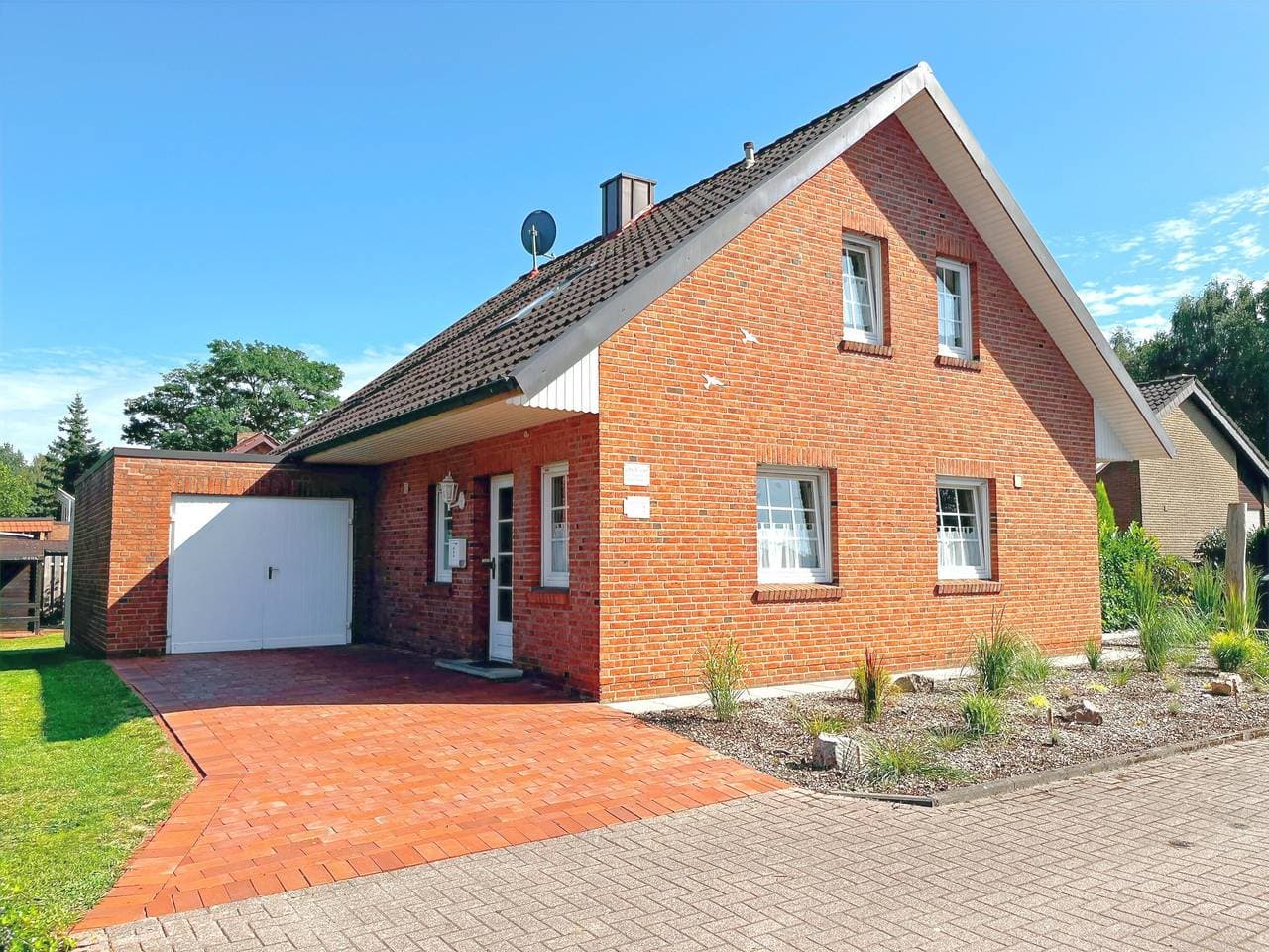 Foto 2 von 45: Ferienhaus am See mit Garten und Terrasse