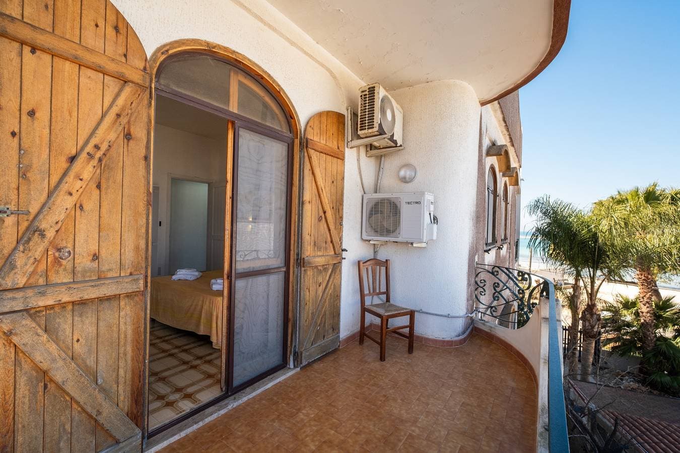Foto 4 von 31: Ferienhaus 'Villa Gaudì - Sagrada' mit Meerblick, WLAN und Klimaanlage