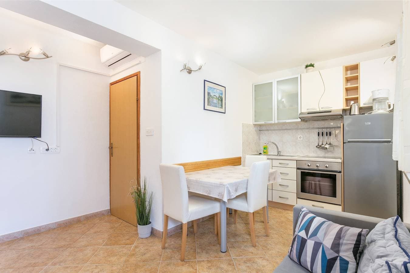 Foto 10 von 26: 2-Zimmer-Ferienwohnung mit Terrasse und Meerblick Postira (Brac) -b