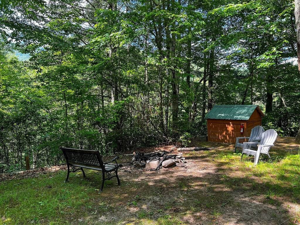Foto 10 von 15: Cardinal's Landing – Überdachte Veranda – Haustierfreundlich – Privat