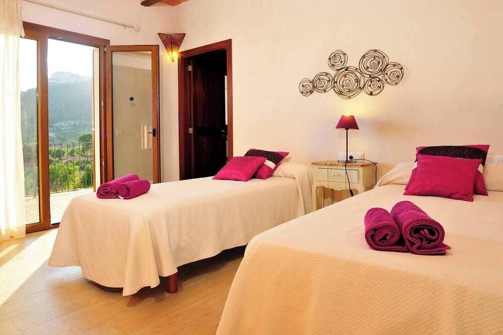 Foto 8 von 30: Luxury villa with infinity pool & jacuzzi
