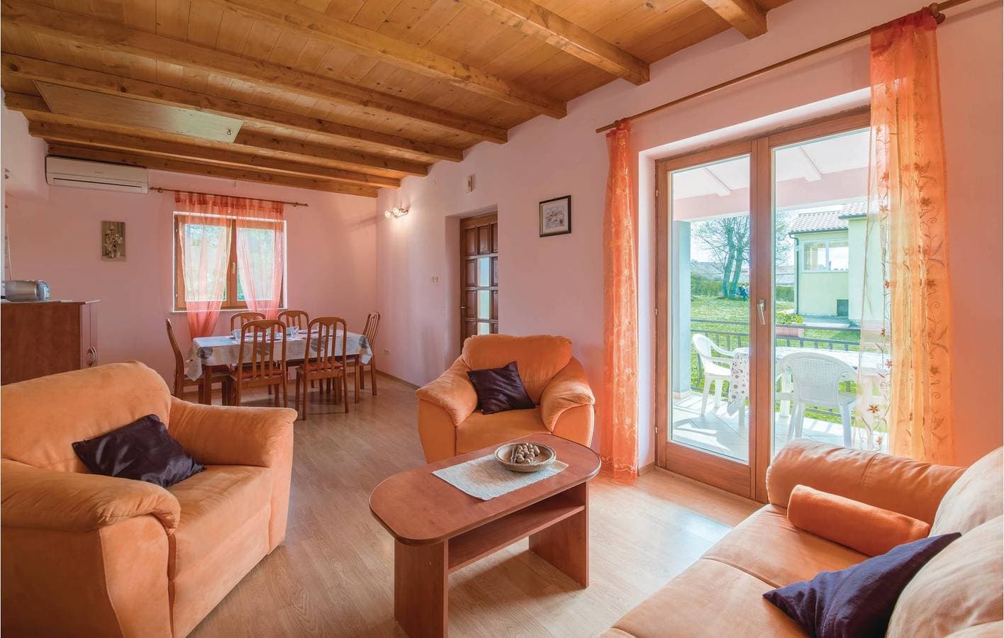 Foto 9 von 22: Gemütliche Ferienwohnung mit WLAN, Klimaanlage, Terrasse und Parkplatz