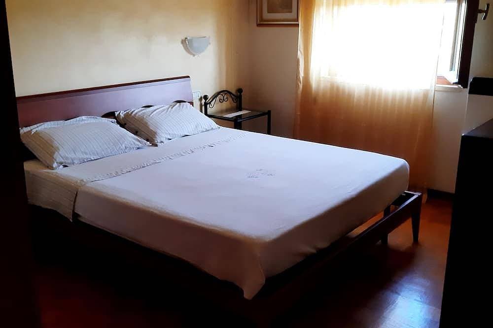 Foto 2 von 9: Casa Matilde in lakefront residence, Peschiera del Garda