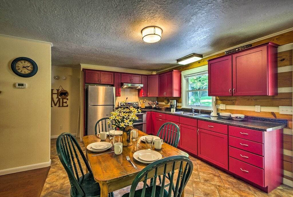 Bryson City Cabin w / Hot Tub & Deck - auf mehr als 2 Acres! 1