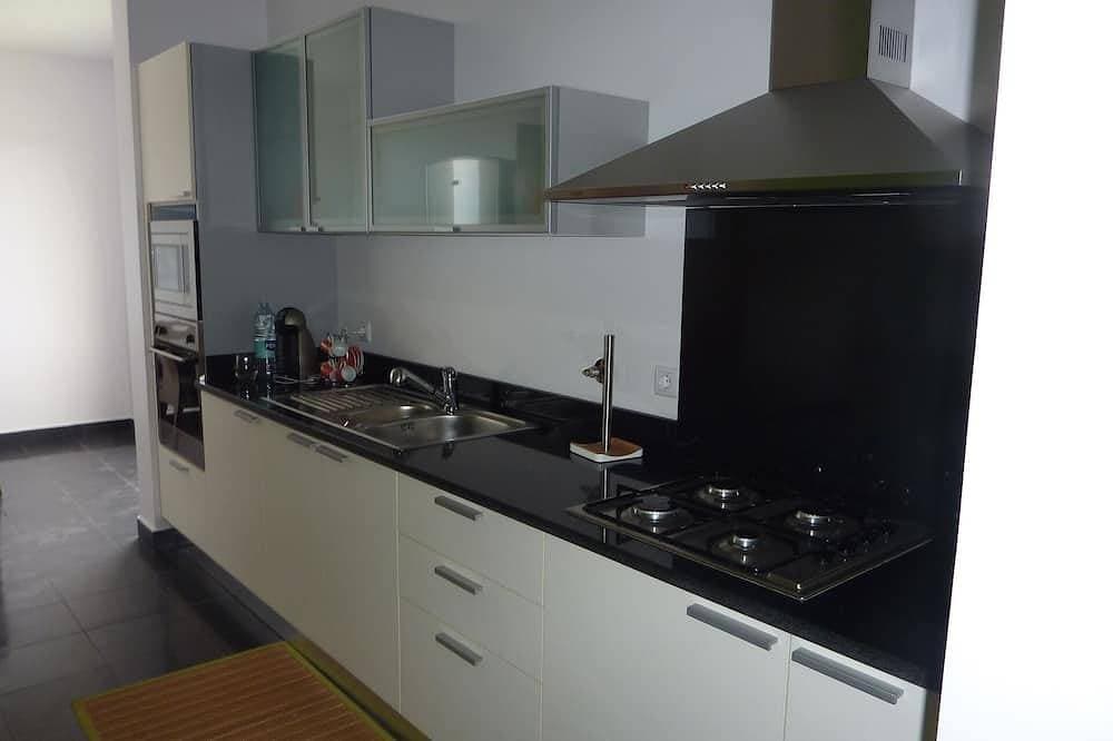 Foto 12 von 24: Neues Apartment in der obersten Etage mit 2 Schlafzimmern und einer eigenen Sonnenterrasse mit Meerblick