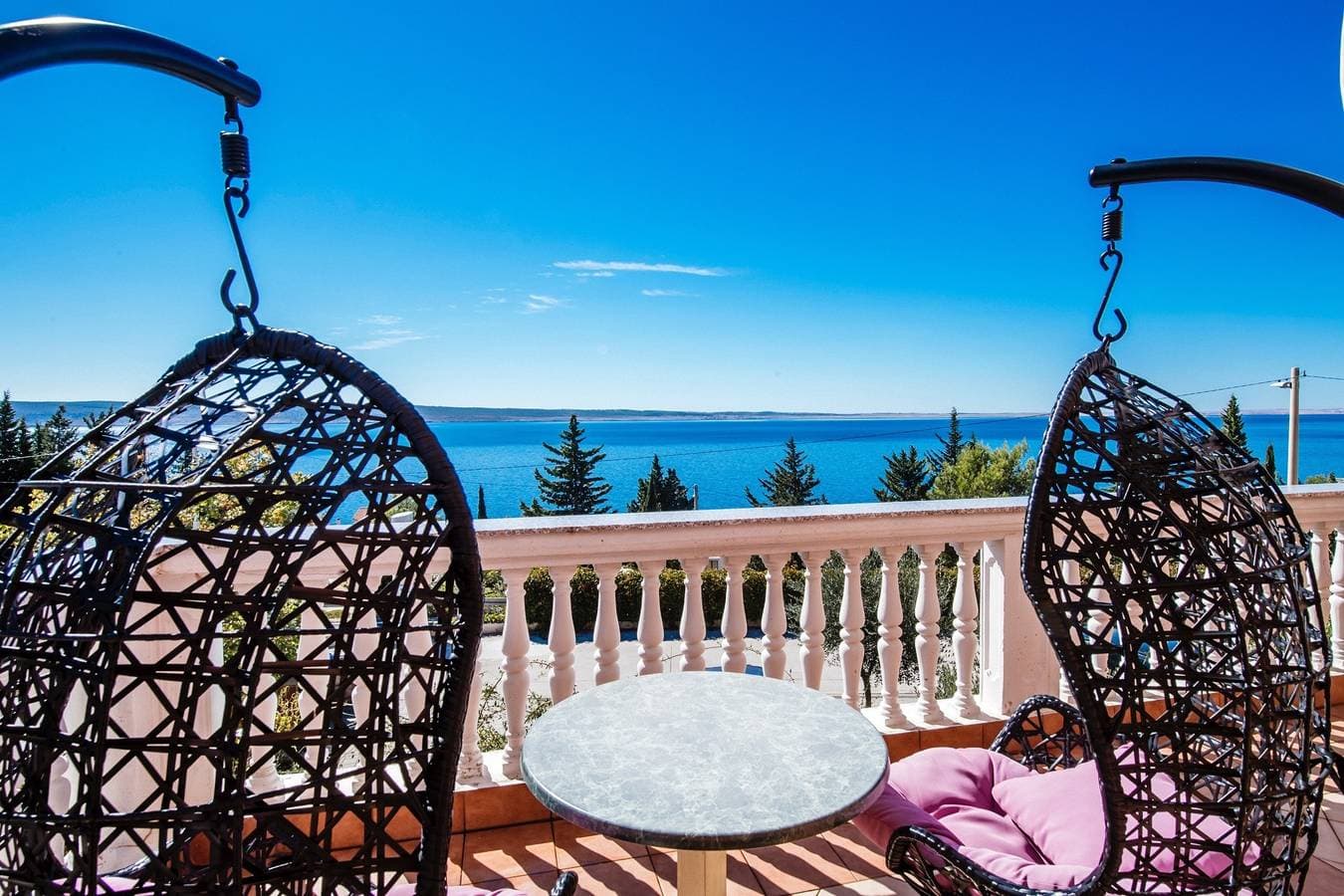 Foto 8 von 20: Studio Appartement mit Balkon und Meerblick Starigrad, Paklenica As-16421-a