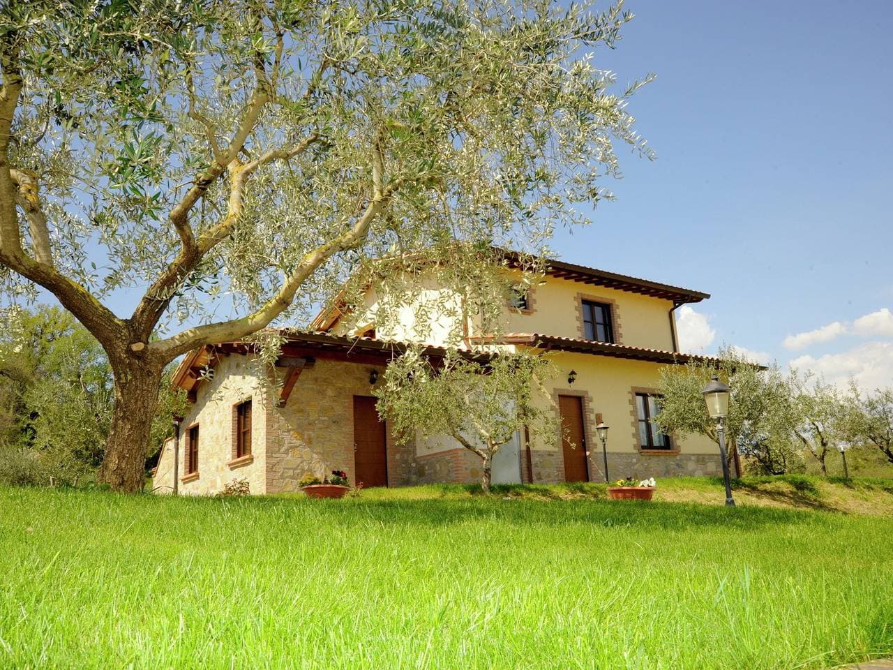 Foto 3 von 64: Villa in Perugia mit Pool und Hügelblick