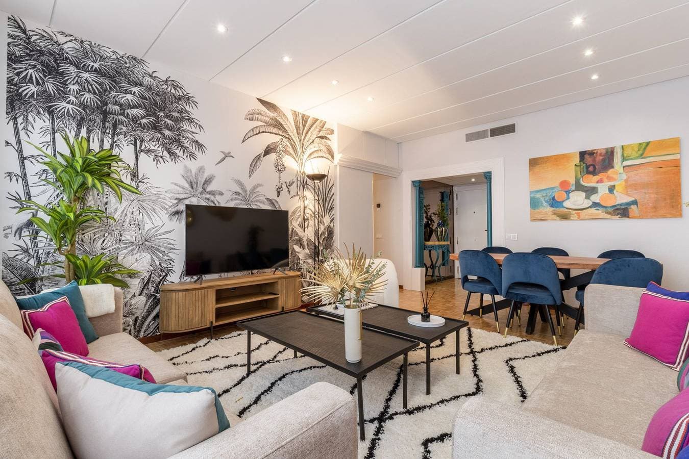 Foto 2 von 15: Vibrant 2-Bed Apartment for 4 in Madrid