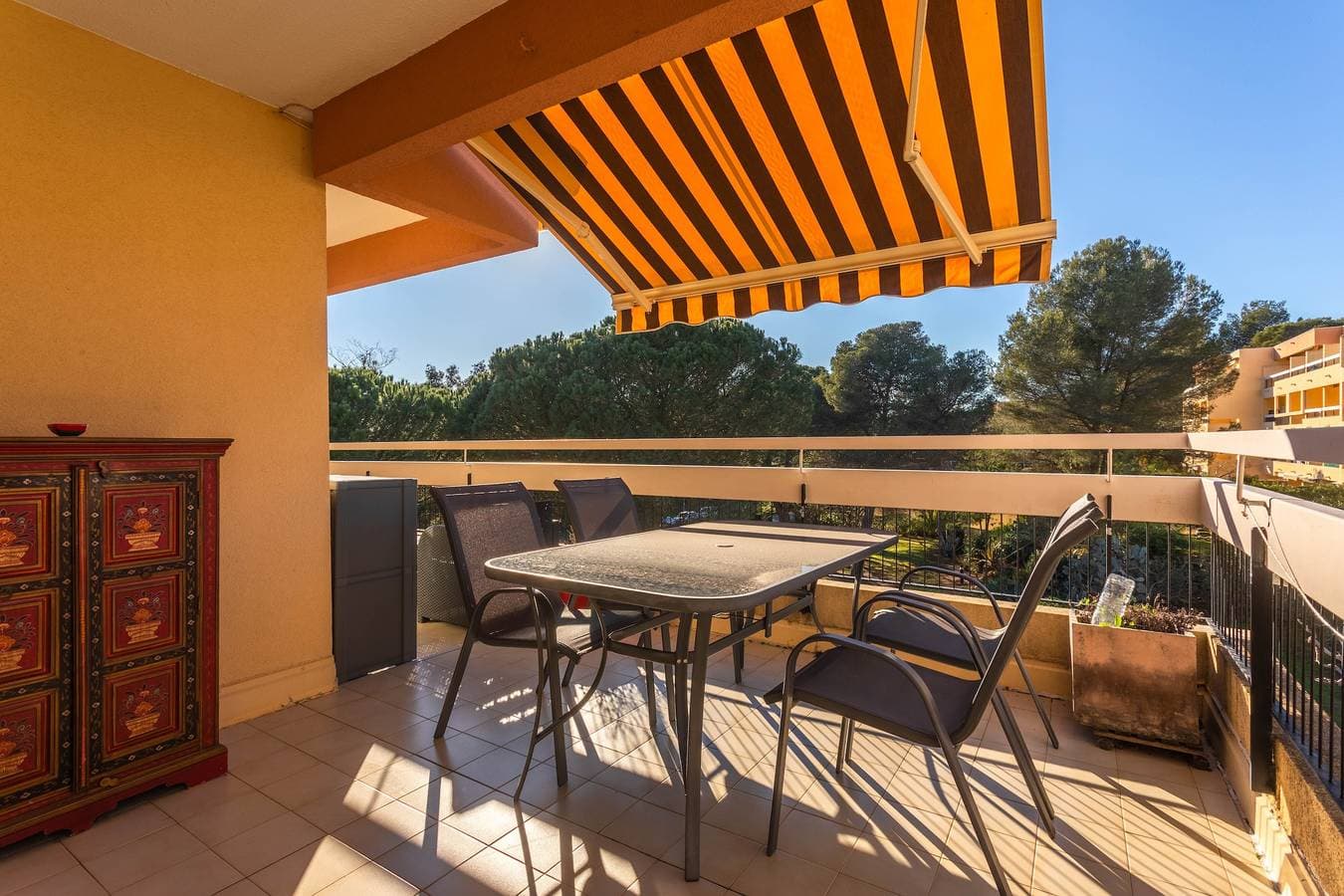Foto 6 von 23: Ferienwohnung 'Boulouris' mit privater Terrasse, WLAN und Klimaanlage