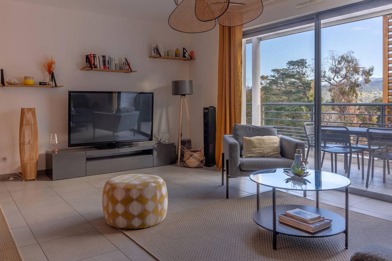 Foto 4 von 17: Ferienwohnung für 6 Personen mit Terrasse