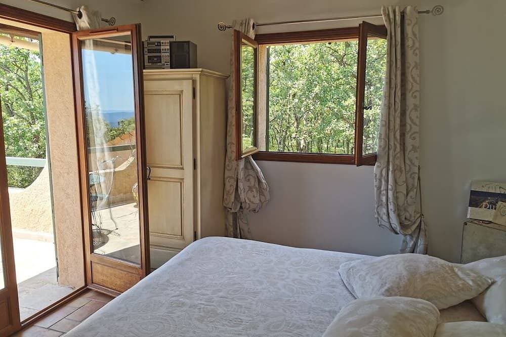 Foto 6 von 19: Charming villa between sea and mountains