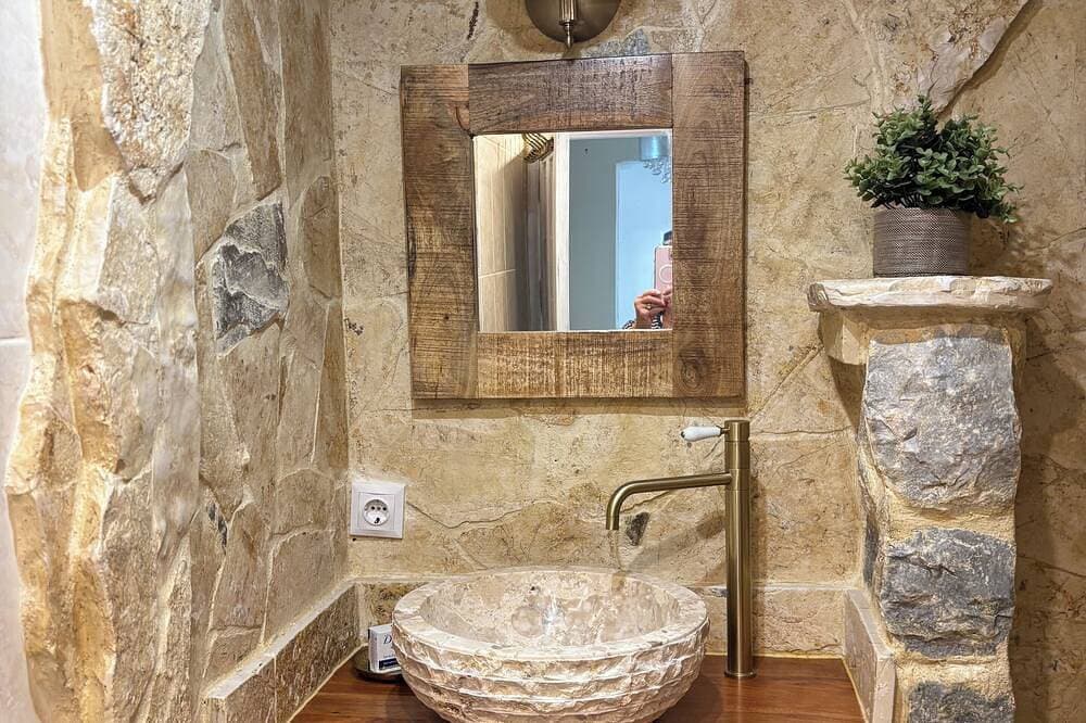Foto 6 von 30: Pool, Amazing Sea View Master bedroom suite, King Bed, Outdoor Shower for 2