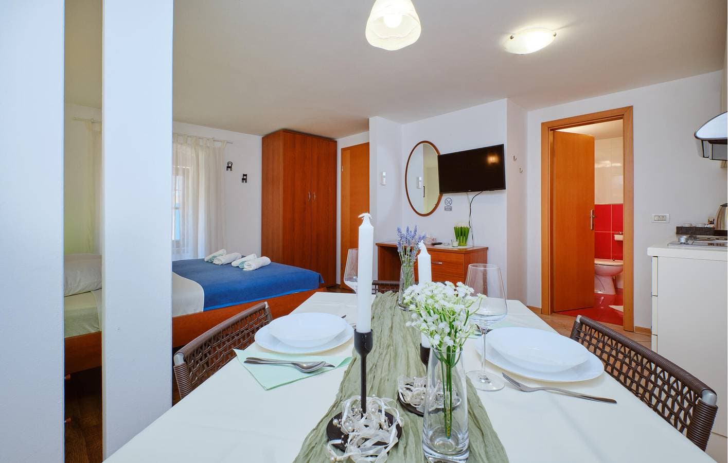 Foto 7 von 16: Gemütliche Ferienwohnung 100 m von der Küste in Cres entfernt, mit kostenlosem WLAN und Klimaanlage