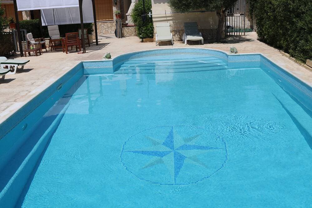 Foto 13 von 30: Villa mit Pool direkt am Meer, für diejenigen, die Ruhe und Privatsphäre lieben
