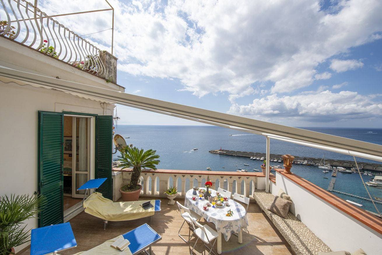 Foto 4 von 37: Ferienwohnung für 4 Personen mit Balkon/Terrasse