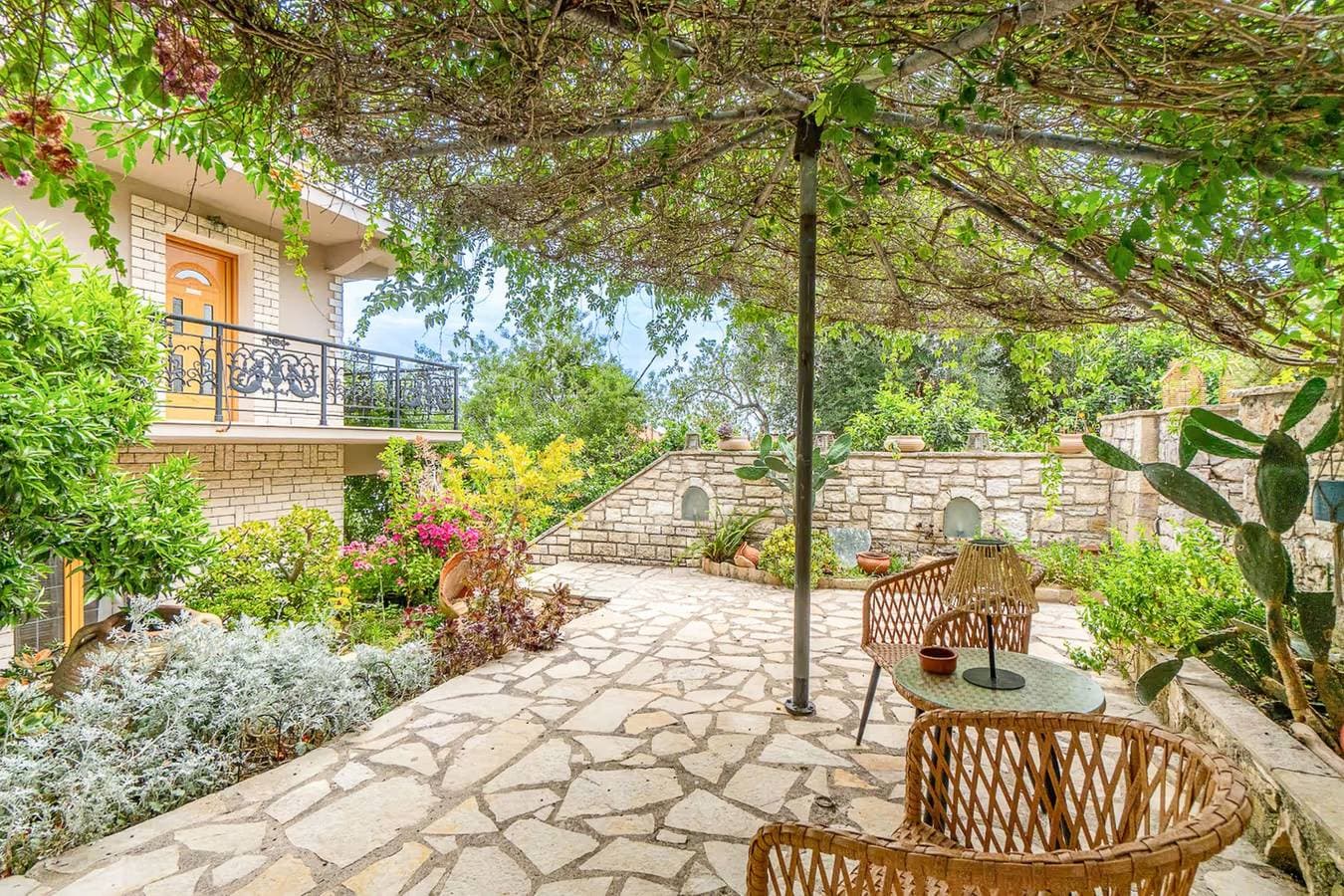 Corfu Apt 1