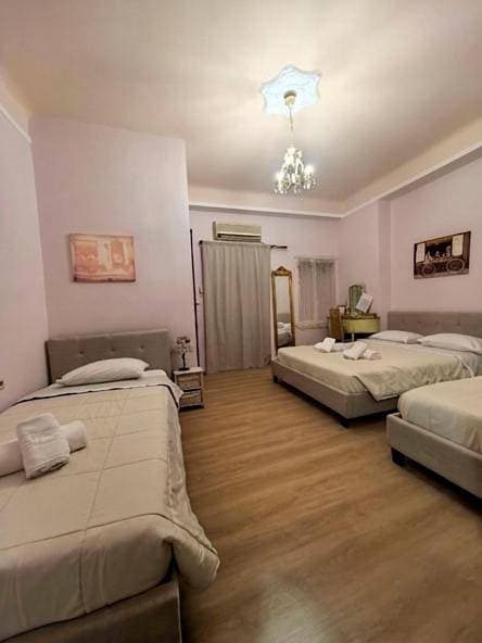Foto 9 von 10: Standard Quadruple Room