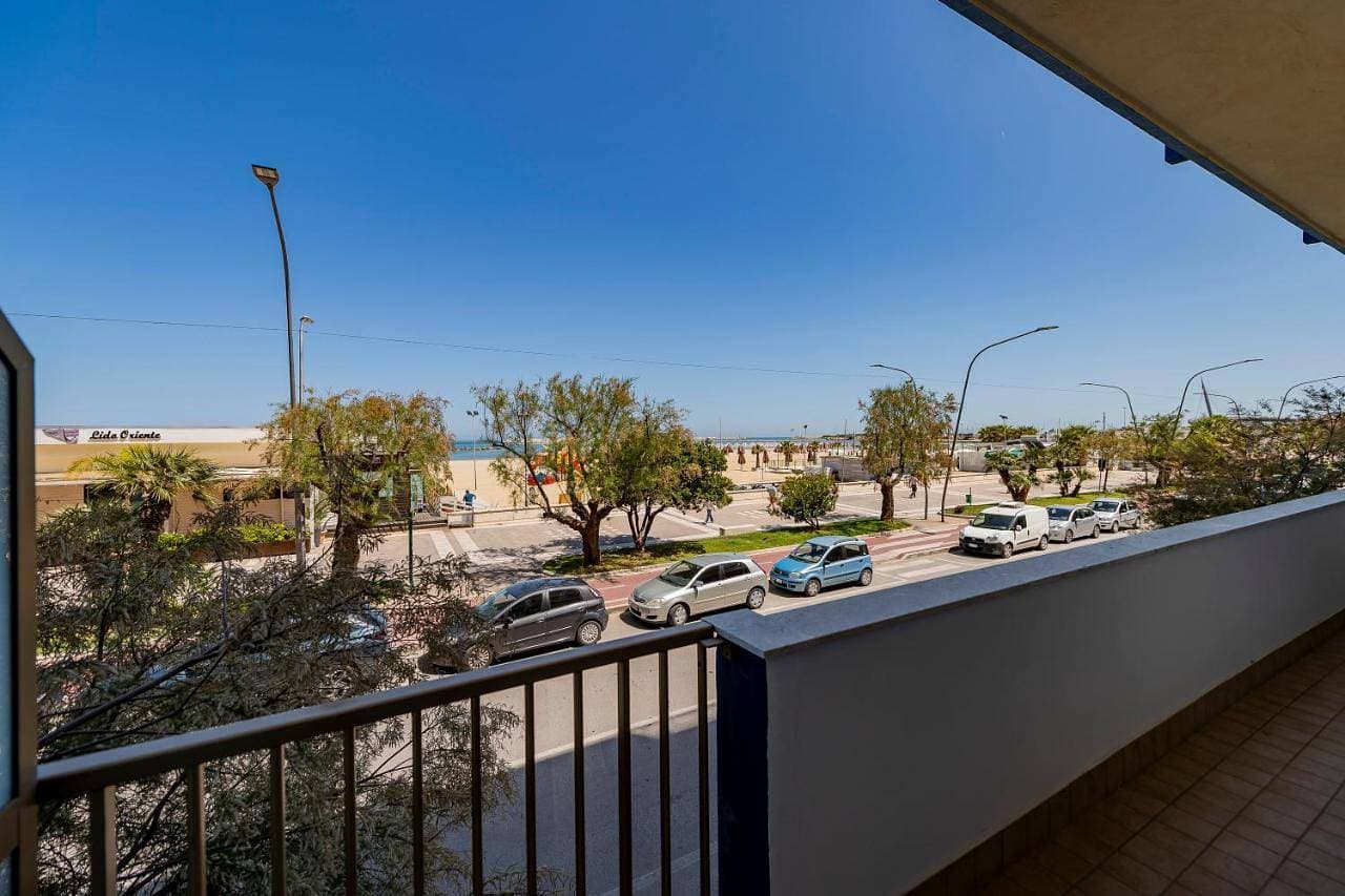 GuestHost - Lungomare Sea View Modern Apartment with Balcony! 1