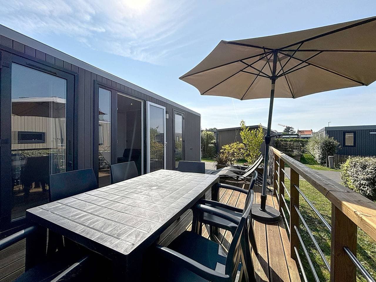 Foto 3 von 22: Mobil-Home Grand Confort, 4 Pers., 2 Ch., 2 SdB, Piscine Chauffée & Proche Mer