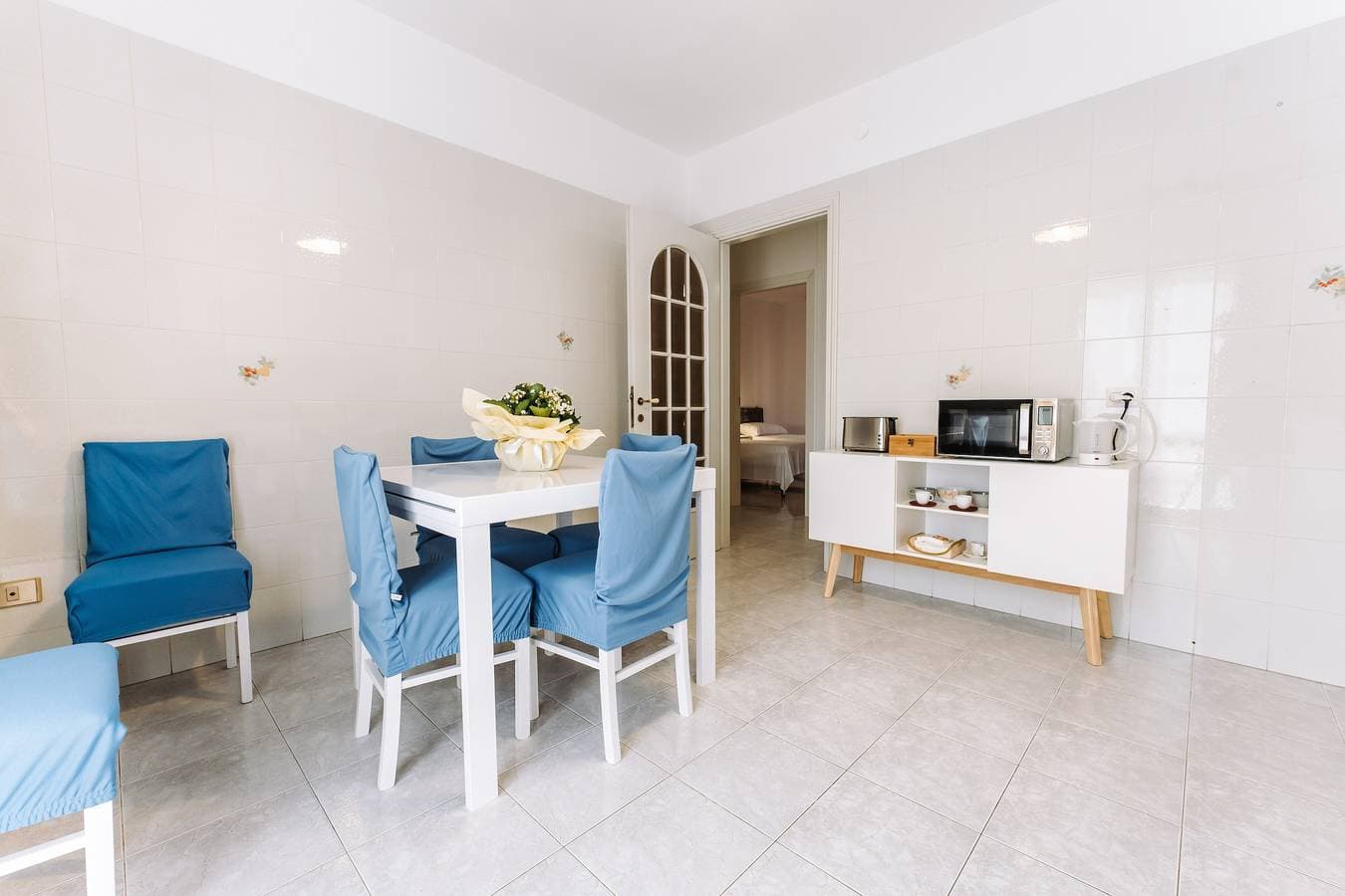Foto 9 von 26: Ferienwohnung 'Artemisia Haus Vastema' mit privater Terrasse, Balkon und Klimaanlage