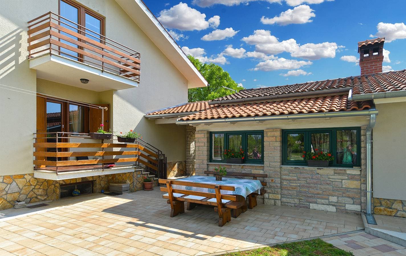 Foto 3 von 39: Ferienhaus für 6 Personen mit Terrasse