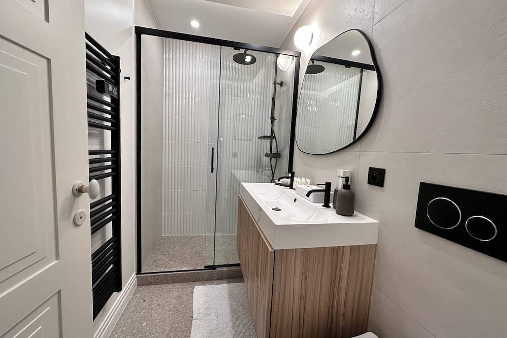 Foto 5 von 10: Opera Promenade 2 – Renovated • 1 min to Beach • Air Conditioning
