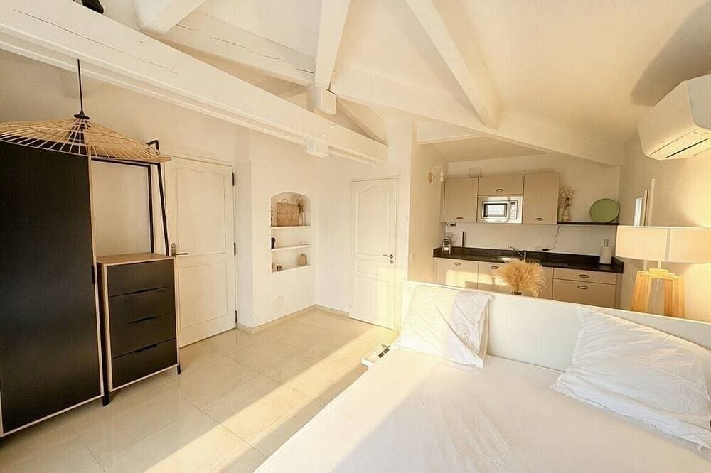 Foto 8 von 21: Bastide Luxueuse - Swimming pool & Xxl view - 12/14 pers