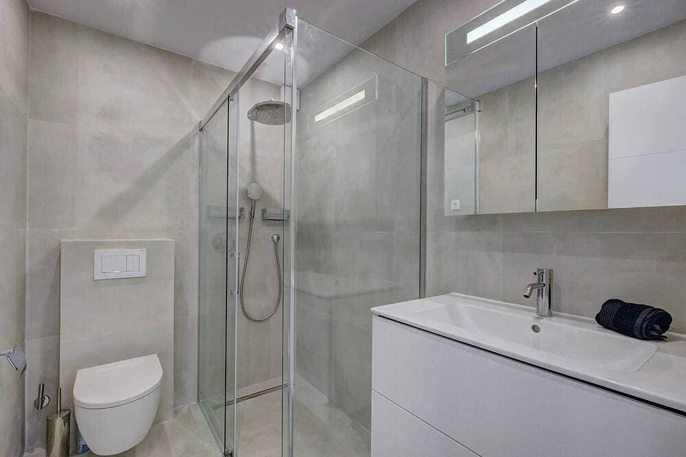 Foto 11 von 30: Stylish & Modern Fuengirola Apt, Near Beach