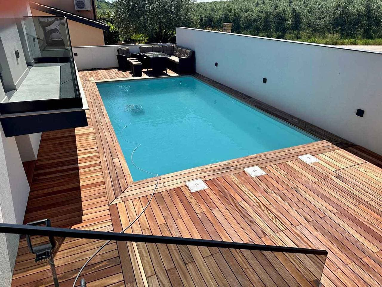 Villa mit Klimaanlage und Pool 1