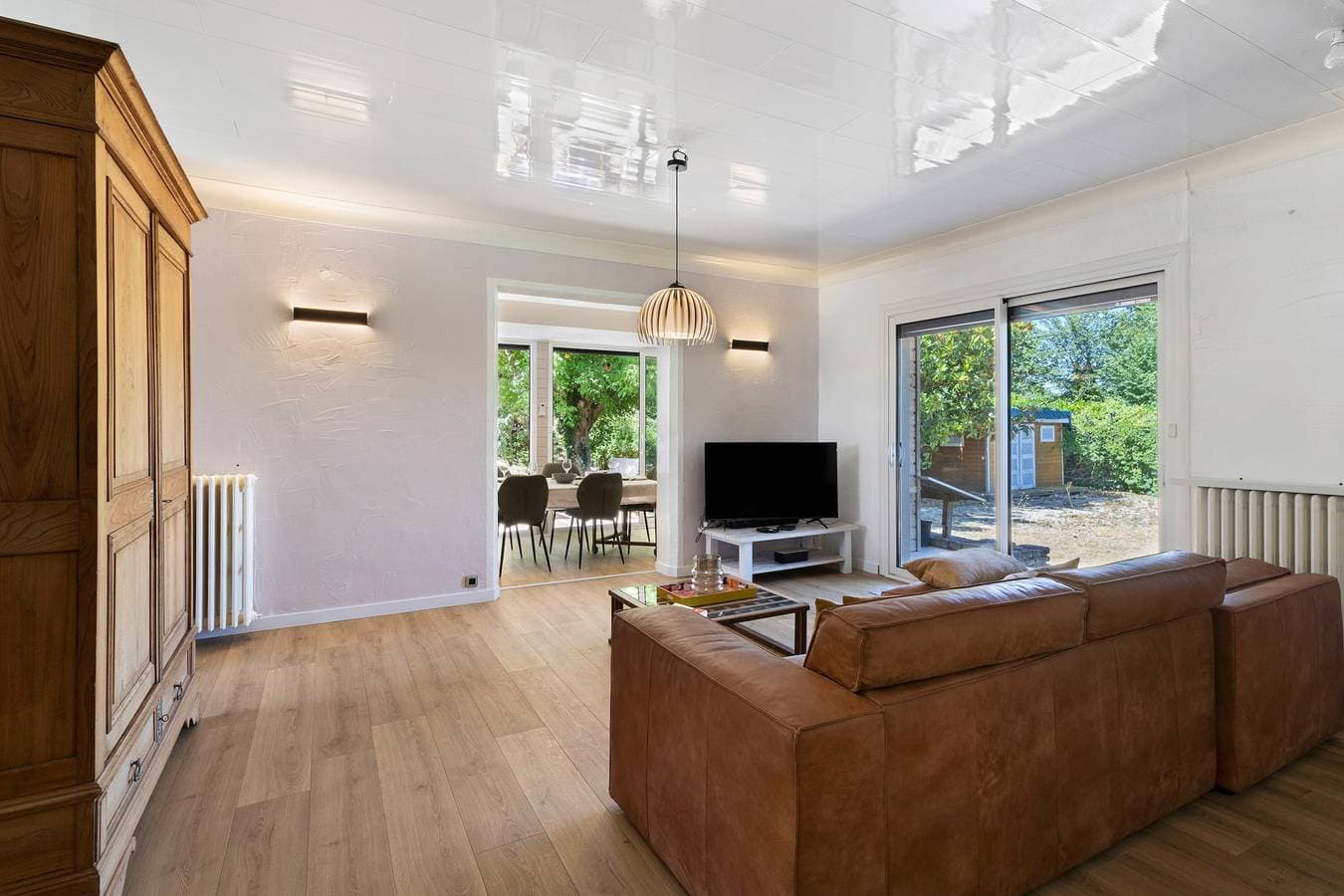 Foto 11 von 36: Ferienhaus Le Triton de Bergerac – Moderne Villa mit Pool und großem, bewaldetem Park