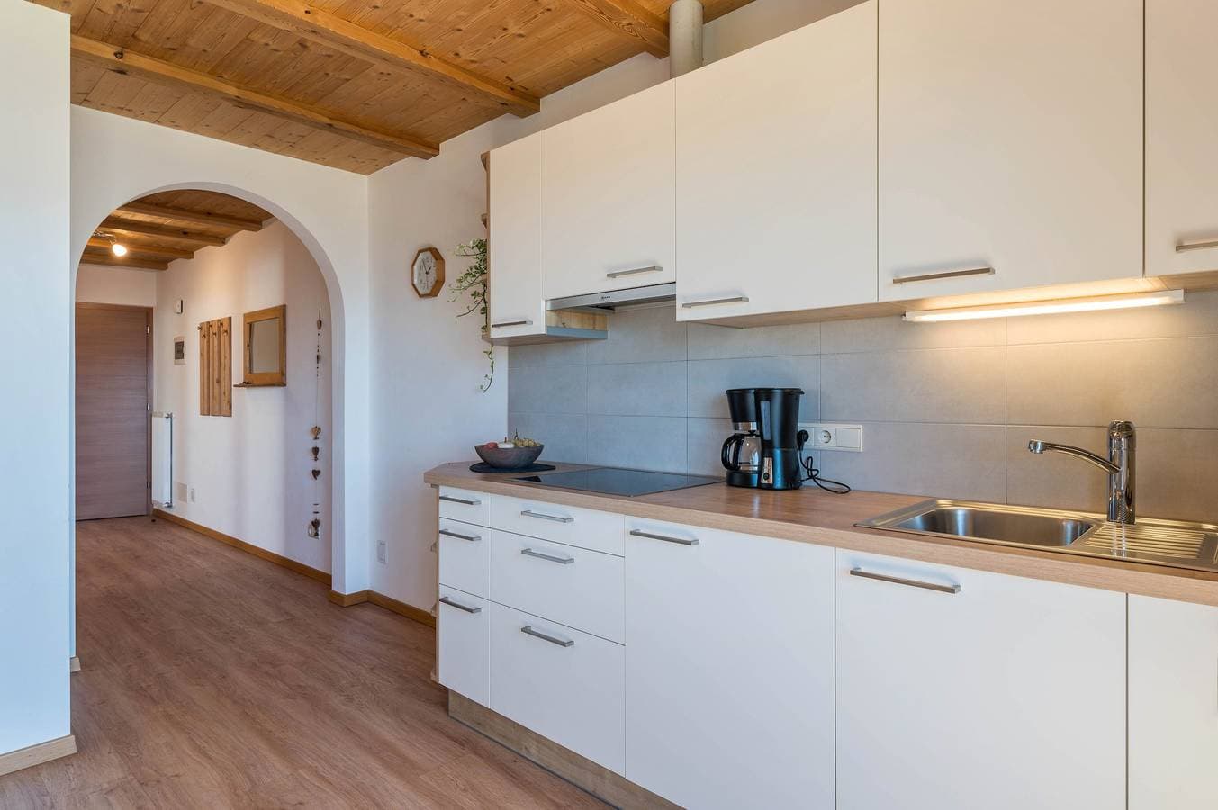 Foto 9 von 30: Ferienwohnung 'Mongaduierhof Apt Schlern' mit Bergblick, Gemeinschaftsgarten und WLAN