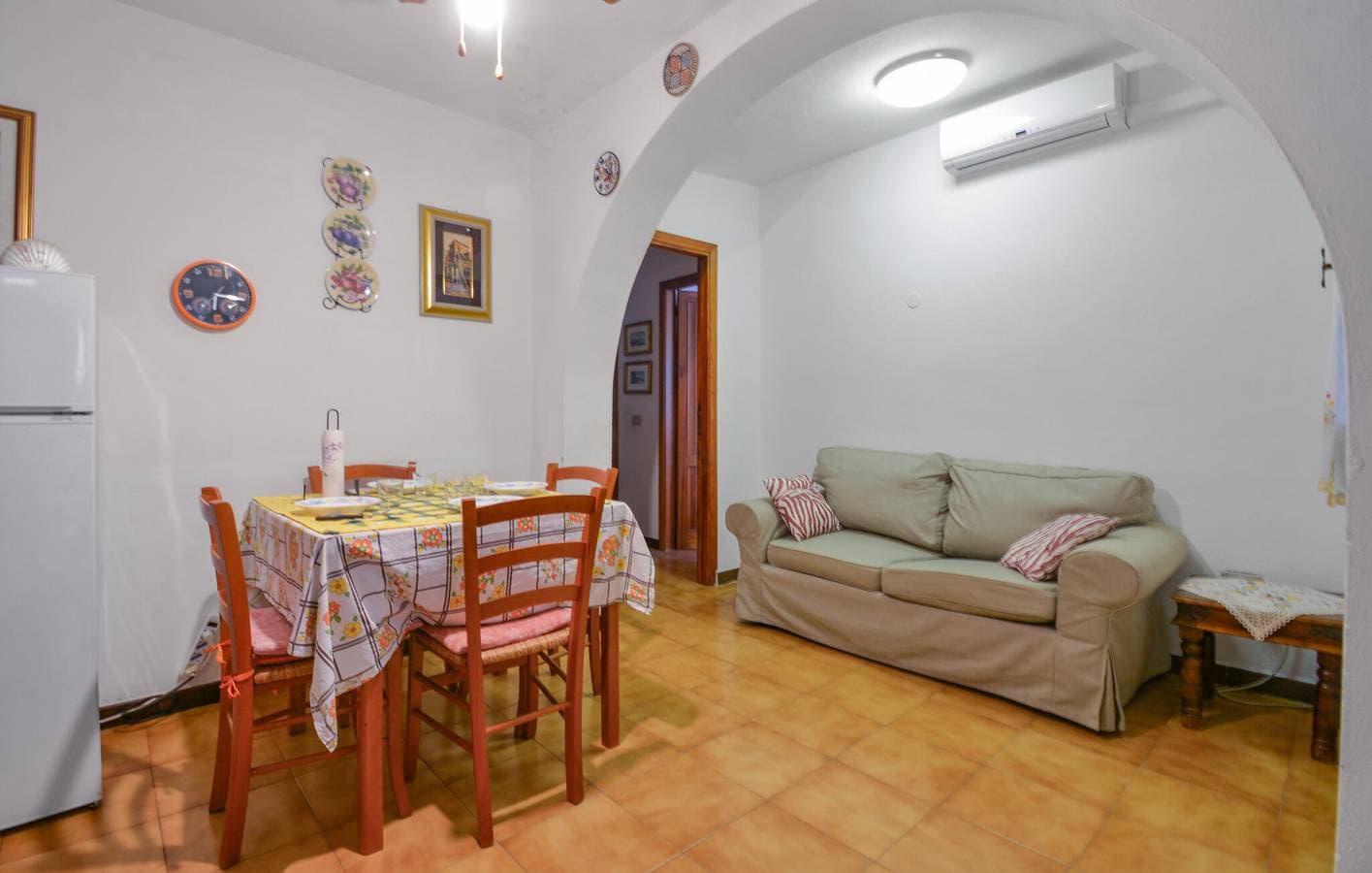 Foto 3 von 13: Gemütliche Ferienwohnung in der Nähe von Genn'e Mari Beach