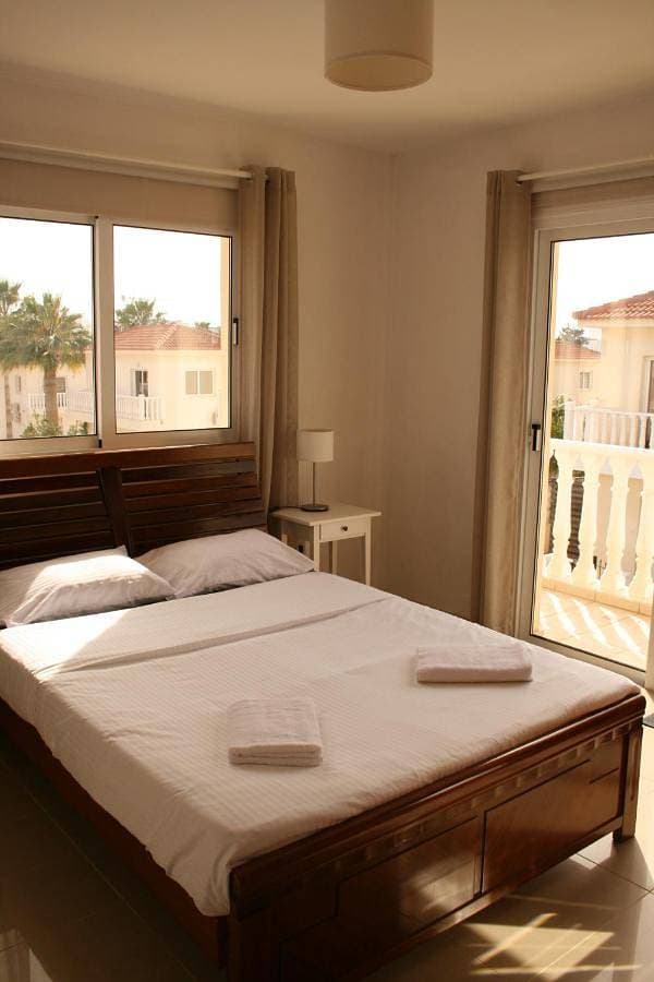 Foto 3 von 61: Two-Bedroom Villa