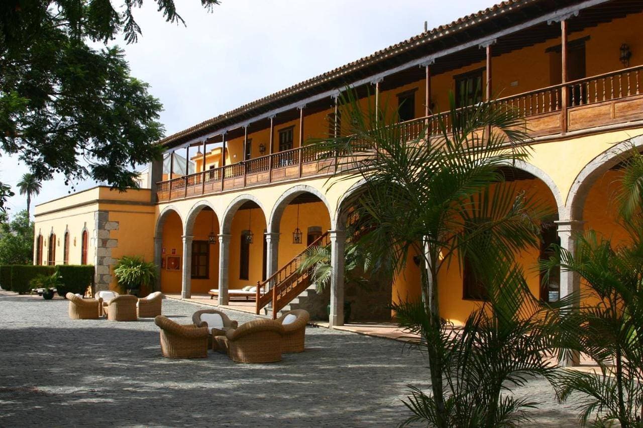 Foto 3 von 59: Hotel für 10 Personen mit Garten