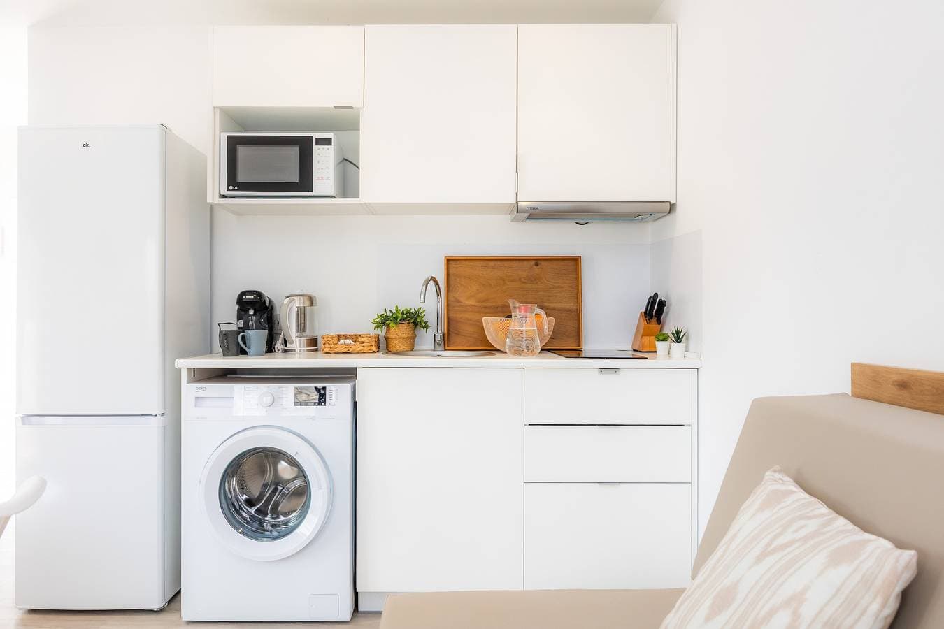 Foto 12 von 28: Ferienwohnung 'White Suites 3' mit Gemeinschaftspool, WLAN und Klimaanlage