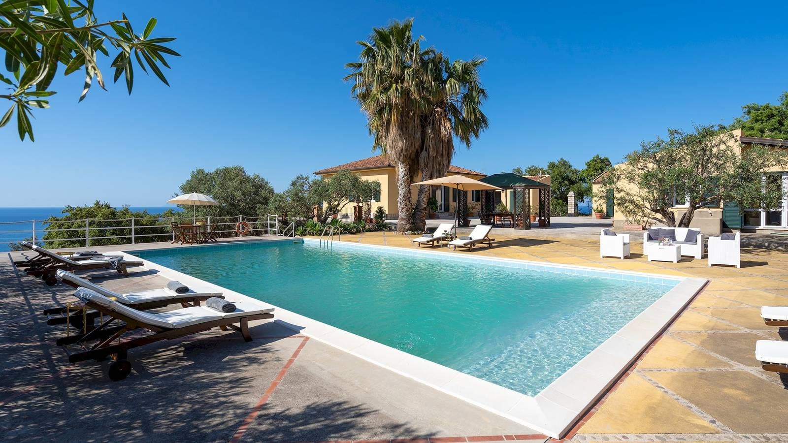 Foto 7 von 47: Villa für 12 Personen mit Garten