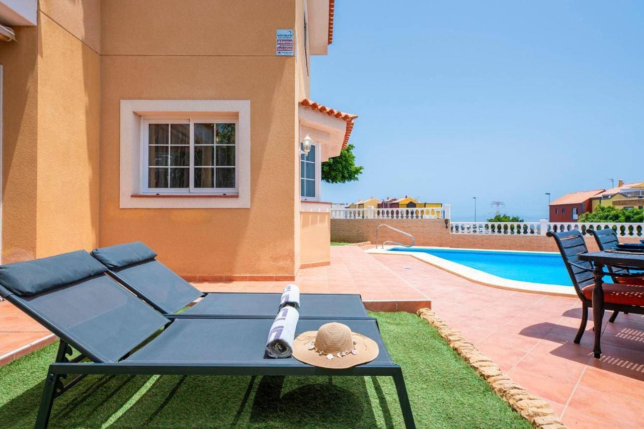 Foto 4 von 48: Villa with Private Pool