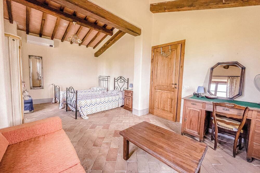 Foto 4 von 30: Detached villa with private pool and great panoramic views!!