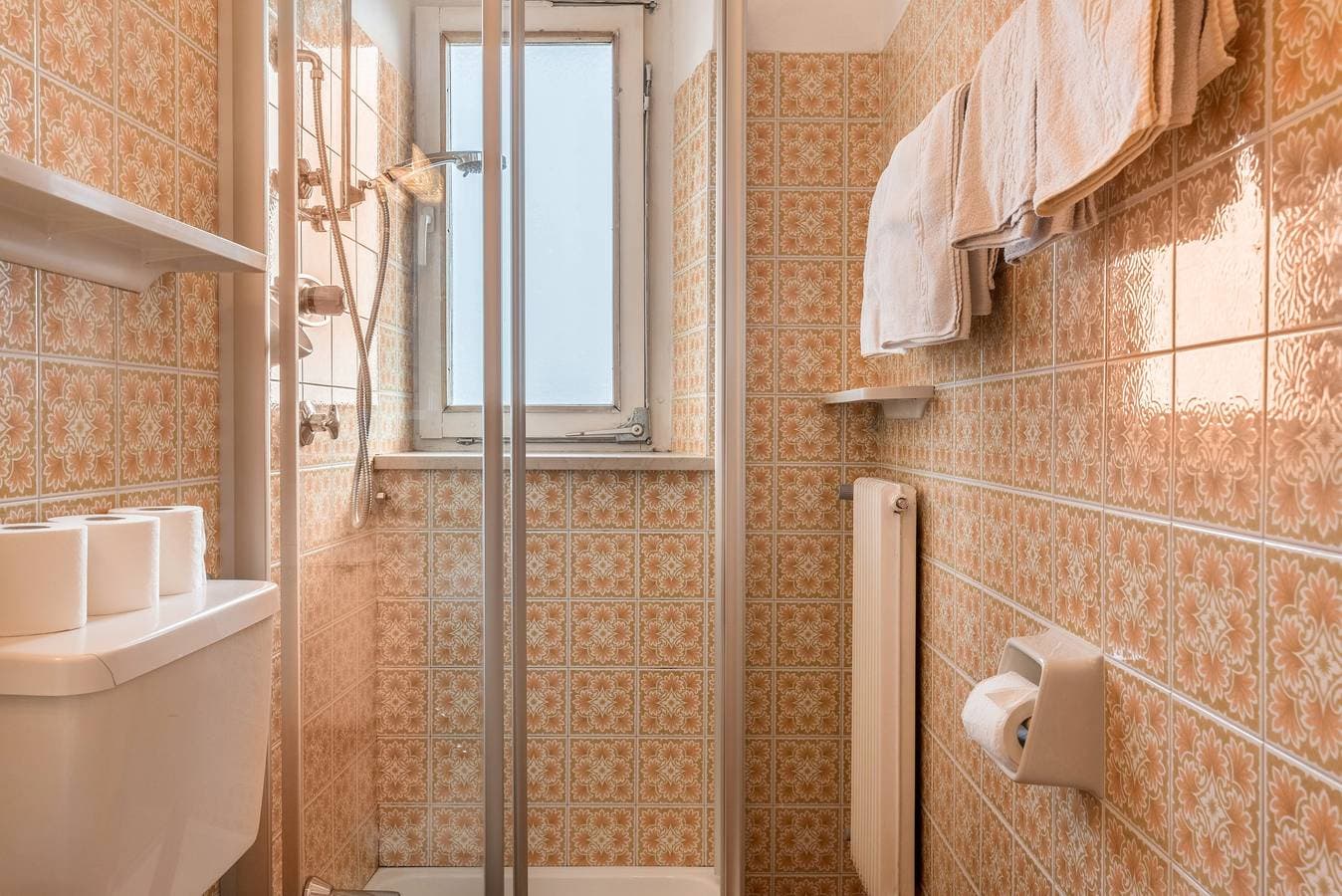 Foto 6 von 22: Ferienwohnung 'Adang Ferienwohnung Fernblick' mit Bergblick, Gemeinschaftsgarten und WLAN