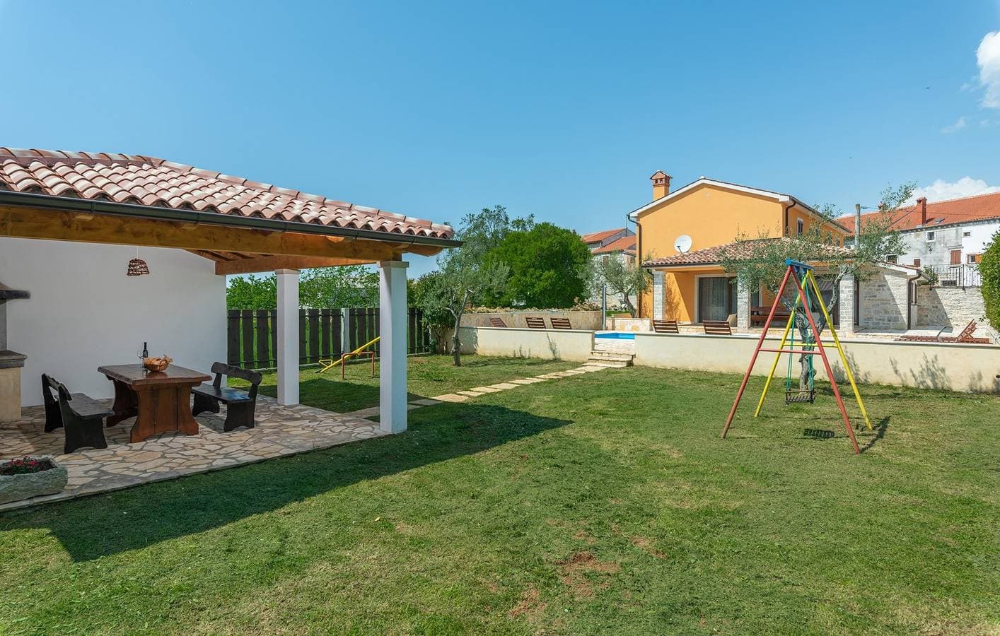 Foto 4 von 37: Geräumige Villa Marija Kloštar mit Privatem Pool