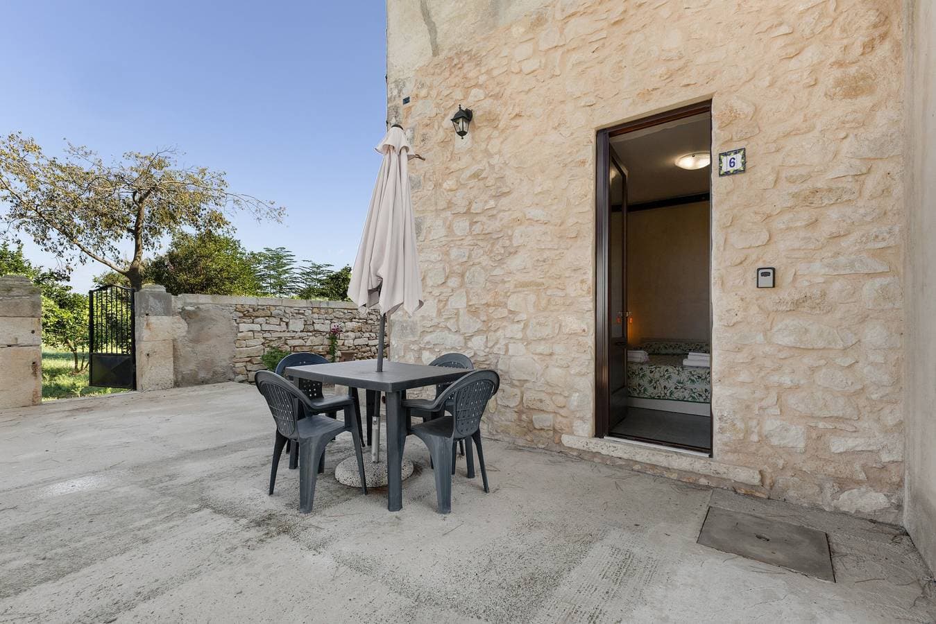 Zimmer 'Vigna Di Pettineo - N6' mit Gemeinschaftspool, privater Terrasse und Klimaanlage